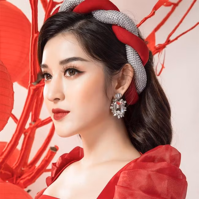 Sau khi giành ngôi Á hậu Việt Nam 2014, Huyền My lọt top 10 tại Miss Grand, top 32 bình chọn Hoa hậu đẹp nhất của Miss Grand Slam 2017 do chuyên trang Global Beauties bình chọn.