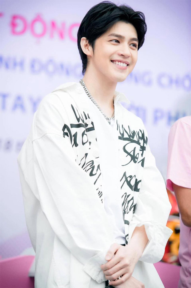 Gương mặt điển trai đã giúp ca sĩ Noo Phước Thịnh lọt đề cử Top 100 gương mặt đẹp nhất thế giới năm 2020 do TC Candler bình chọn. Đây là cuộc bình chọn có uy tín trên thế giới và được công bố hàng năm bắt đầu từ năm 1990 cho đến nay.