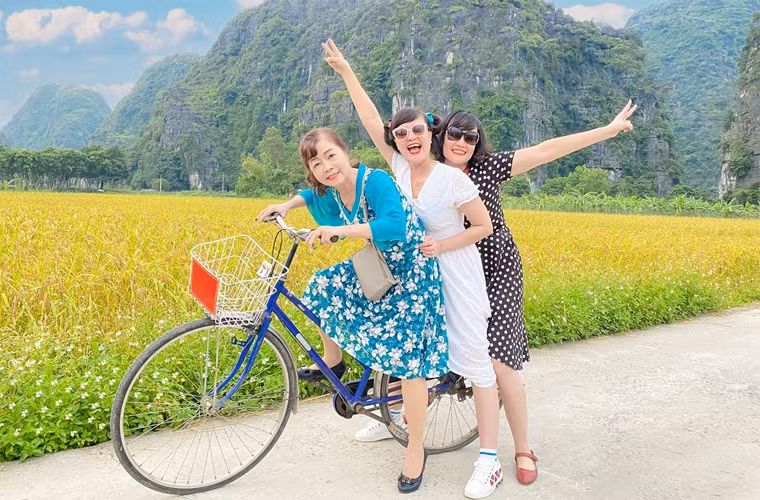 Không chỉ đóng vai hài trên sân khấu và truyền hình, nghệ sĩ hài Vân Dung ngoài đời cũng là người rất vui tính.