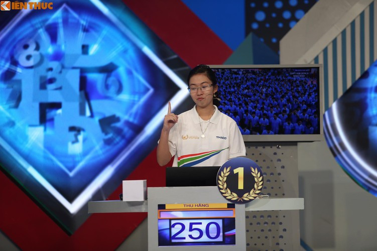 Không mong muốn sự việc đi quá xa ảnh hưởng tiêu cực đến tâm lý một cô gái vẫn còn quá trẻ, loạt sao Việt đã lên tiếng bảo vệ Thu Hằng.