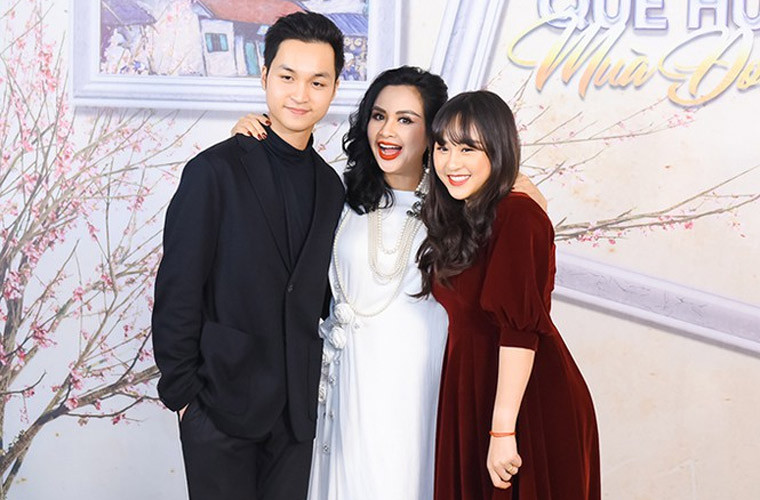 Thanh Lam tâm sự, chị rất sợ đau nên không dám phẫu thuật thẩm mỹ gì nếu là đại phẫu mà chỉ dám “tân trang” chút xíu.