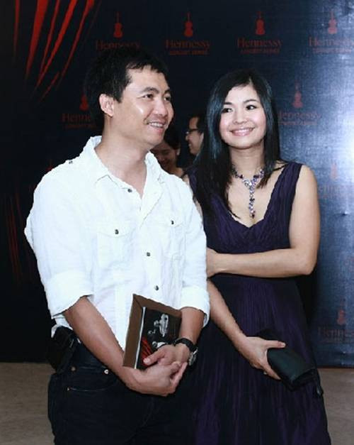 Là một gia đình nổi tiếng hạnh phúc của VTV, thế nhưng vợ chồng đạo diễn hiếm hoi xuất hiện chung trong một khung hình. Cả hai cũng khá kín tiếng, thậm chí đặt ra nguyên tắc không nhắc tới tên nhau trên báo chí ngoài chuyện công việc. Ảnh: Gia đình Việt Nam.