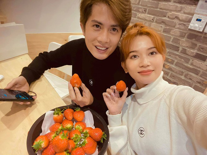 Tuy vậy hai tháng gần đây, Sĩ Thanh và bạn trai kém 6 tuổi vướng nghi vấn chia tay khi không có tương tác trên mạng xã hội.