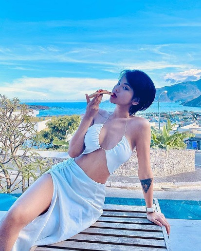 Thùy Trâm sở hữu chiều cao 1m68 khi mới tham gia cuộc thi người mẫu.