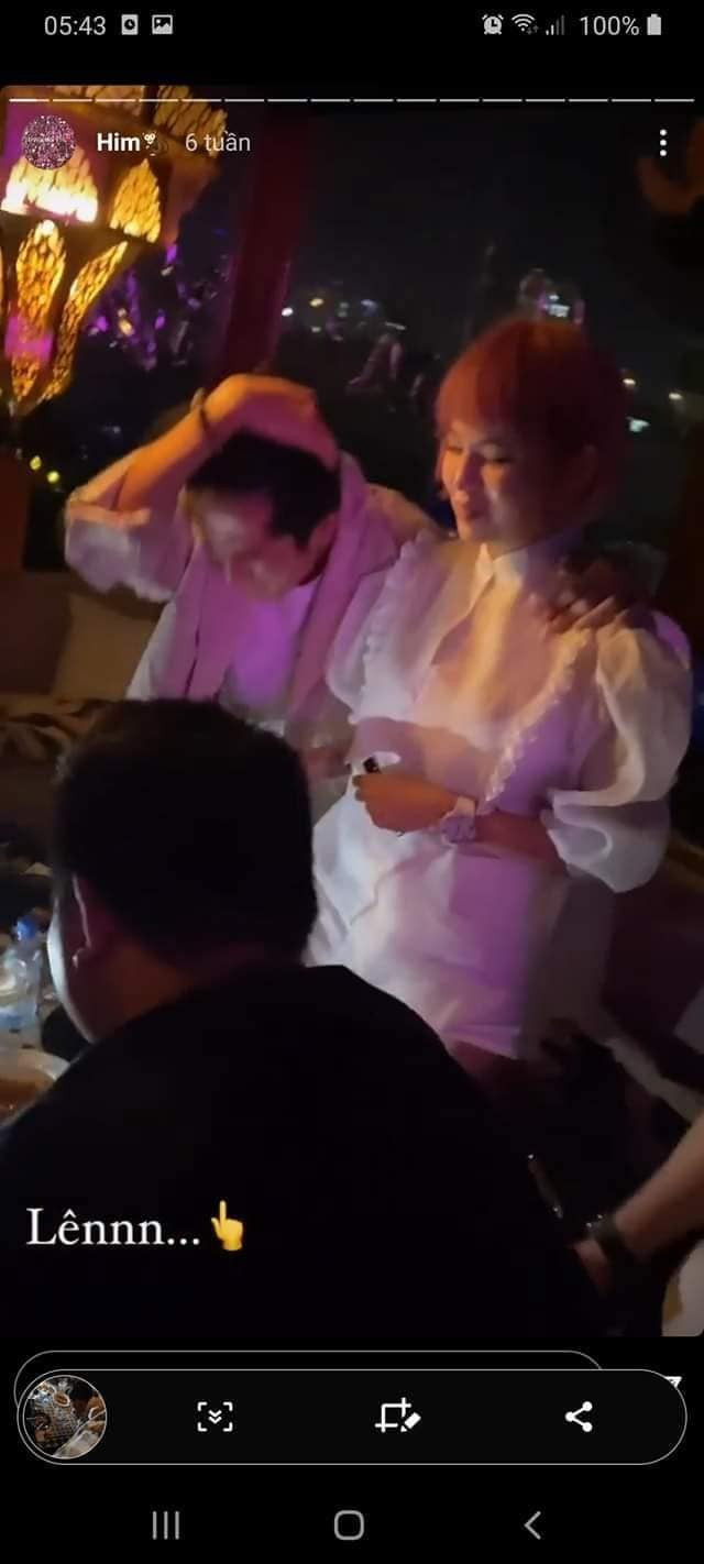 Cô gái nghi hẹn hò Huỳnh Phương được cho là Thùy Trâm Vietnam's Next Top Model. Dân mạng phát hiện ra trong bức ảnh cả hai chia sẻ lên trang cá nhân, bó hoa và quà hàng hiệu Chanel Thùy Trâm tặng sinh nhật "anh yêu" giống hệt bó hoa và quà sinh nhật mà Huỳnh Phương được tặng. Hơn nữa, cô nàng còn đăng ảnh tiệc tùng thân mật với một chàng trai giống Huỳnh Phương.