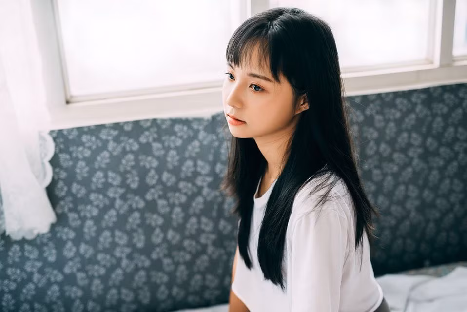 Cô bạn có khả năng nói chuyện tự tin trước đám đông.