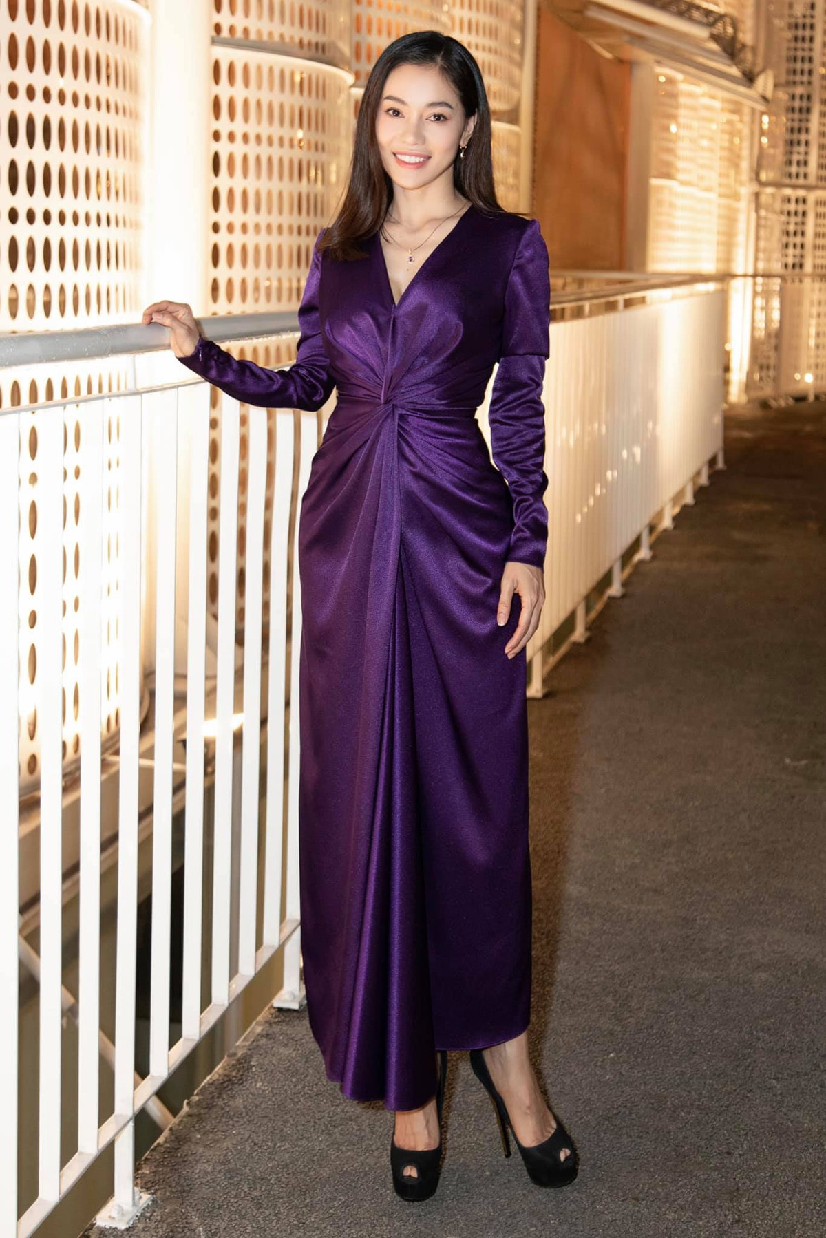 Không chỉ giỏi giang, thành đạt, “bà trùm hoa hậu” Phạm Kim Dung còn sở hữu nhan sắc xinh đẹp được ví như một hoa hậu quý bà.