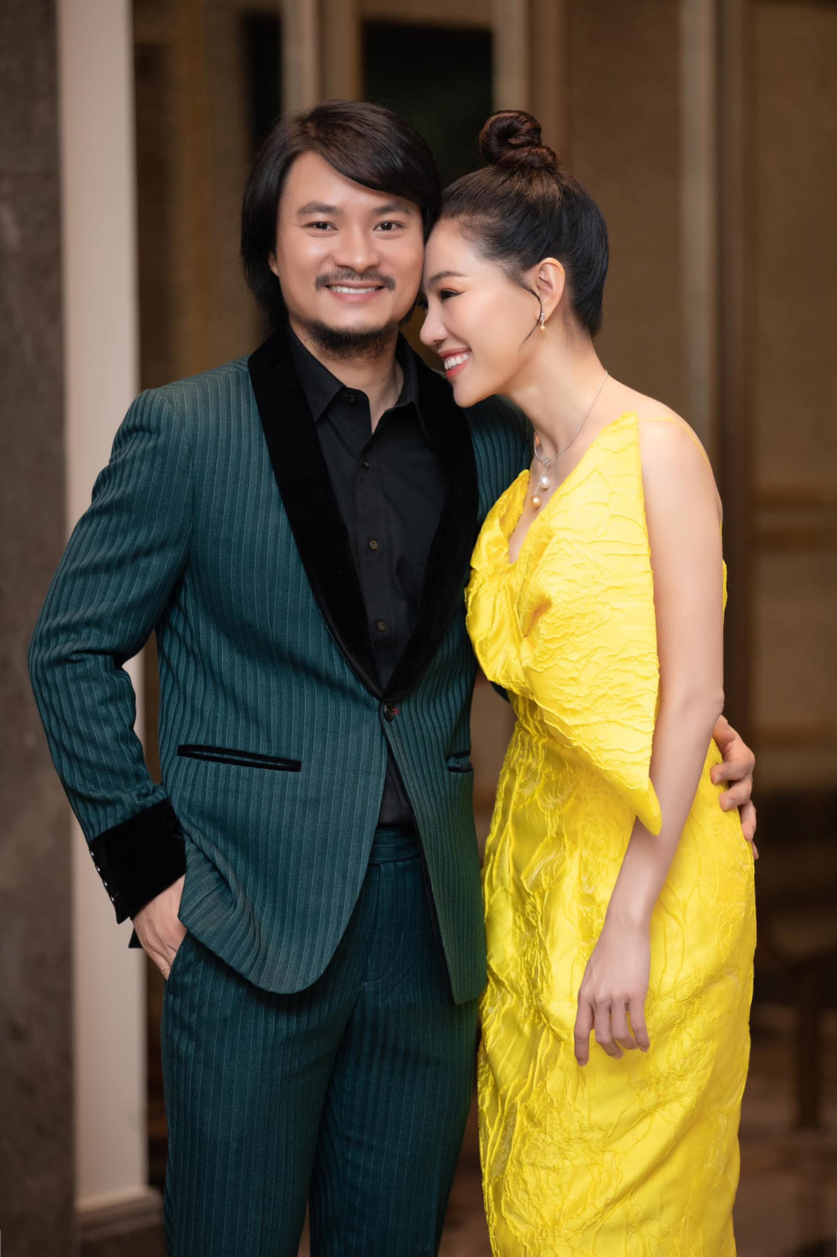 Chị còn được biết đến là bà xã xinh đẹp của đạo diễn Hoàng Nhật Nam.