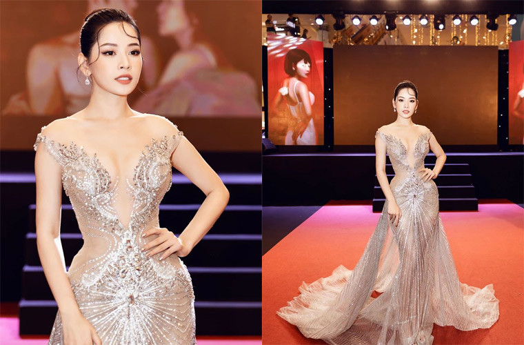 Kể từ khi lấn sang ca hát, nữ ca sĩ sinh năm 1993 lại càng được tung hô nhan sắc.