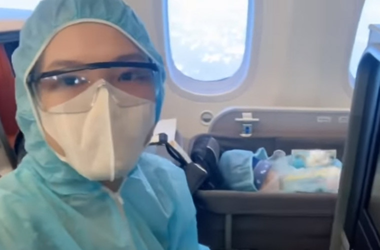 Xúc động khoảnh khắc Hoàng Oanh và con trai đoàn tụ chồng Tây - Hình 10 Xuc dong khoanh khac Hoang Oanh va con trai doan tu chong Tay-Hinh-10