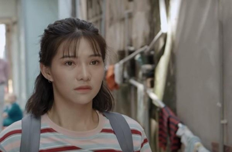 Thời gian gần đây, Lưu Đê Ly quen mặt với khán giả qua một số bộ phim như: Hoa nở trái mùa, Người phán xử, Chạy trốn thanh xuân. Tuy nhiên cô cũng được biết tới nhờ những scandal đời tư và có hẳn một group anti-fan với rất đông thành viên.