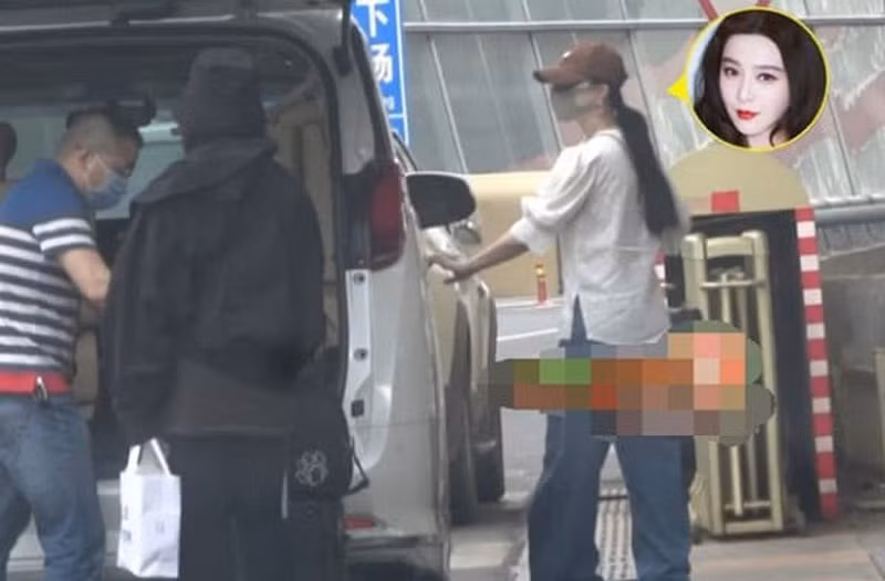 Không còn ở vị trí sao hạng A Cbiz nữa nên lối sống xa hoa trước đây cũng được Băng Băng thay đổi dần. Cô sống giản dị hơn, mặc đồ cũ, không đi xe sang, không xuất hiện trên các thảm đỏ sự kiện và ít thấy trên truyền thông.