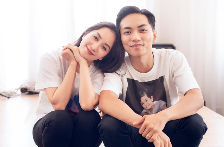 Để gắn kết hai con người một nóng tính, một còn ham chơi, Phan Hiển cho biết anh đã chấp nhận thay đổi bản thân để thích nghi với vợ và lý do anh làm được như vậy là tình yêu rất lớn dành cho Khánh Thi.