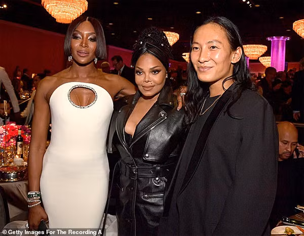 NTK Alenxander Wang bi to tan cong tinh duc nhieu mau nam-Hinh-2