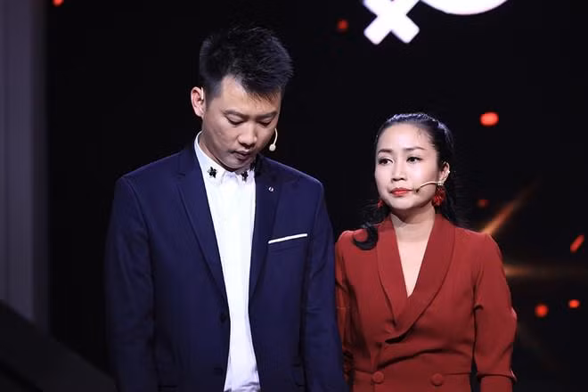 Ông xã MC Ốc Thanh Vân cũng từng có tư tưởng ngoài luồng. Tuy vậy, bà mẹ 3 chọn cách nhìn lại chính bản thân mình, mối quan hệ giữa vợ chồng cô cũng như rà soát lại chồng của cô.