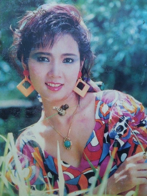 Không chỉ là người tình trên màn ảnh, Mộng Vân còn là mối tình đầu của Lý Hùng ngoài đời khi hai người mới 18-19 tuổi.