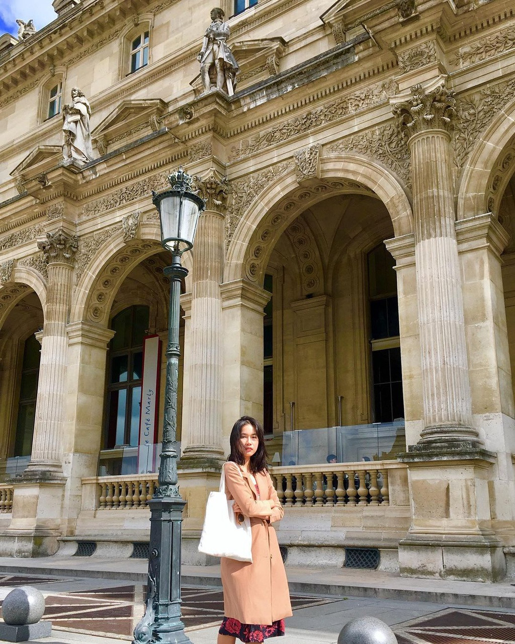 Theo Zing, ở tuổi 22, Á hậu Phương Anh đã đi du lịch vòng quanh thế giới.