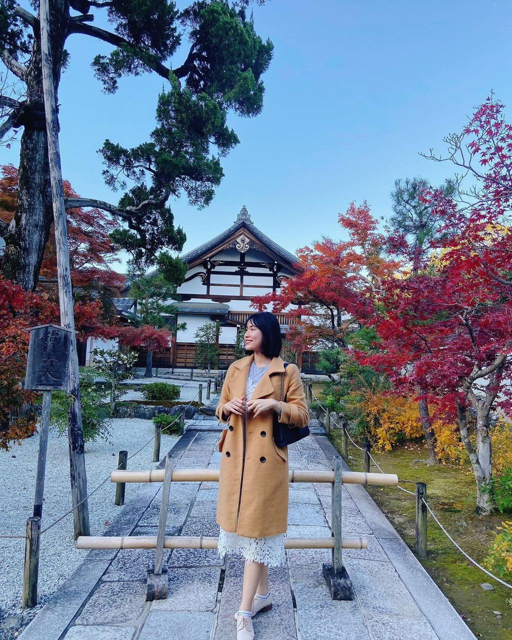 Ngắm loạt ảnh Phương Anh vi vu vòng quanh thế giới đủ thấy cô nàng có cuộc sống sang chảnh và gia thế "không phải dạng vừa".