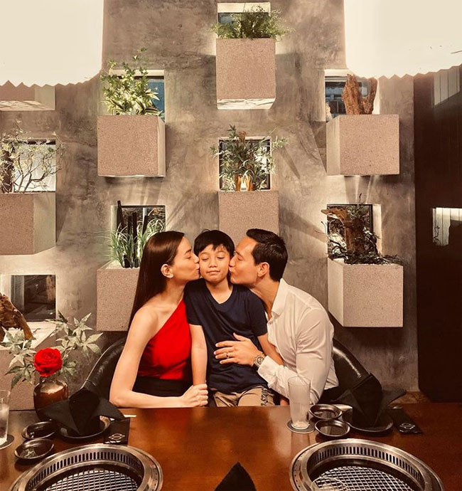 Những bức ảnh thân thiết giữa ba thành viên nhà Hồ Ngọc Hà khiến fan vô cùng ấm lòng.