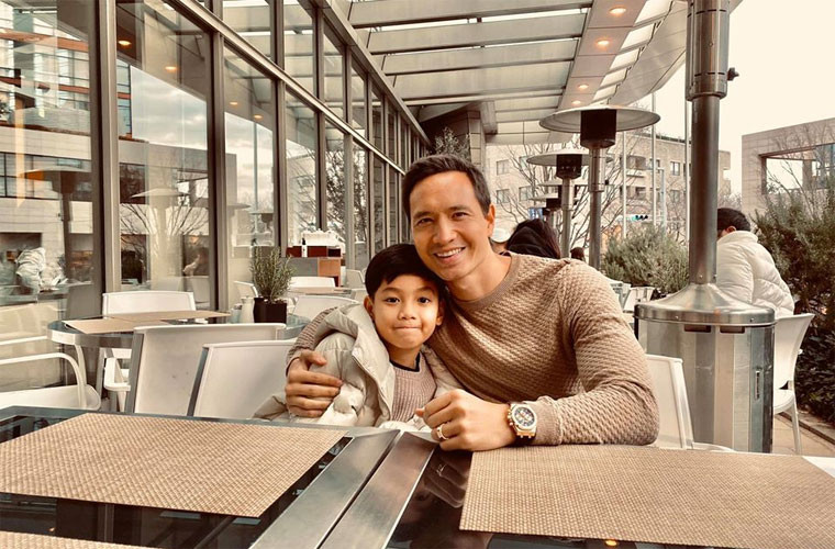 Chính vì những tình cảm ấm áp mà diễn viên Kim Lý dành cho con riêng của người tình mà cậu bé Subeo cũng tỏ ra rất quý mến anh.