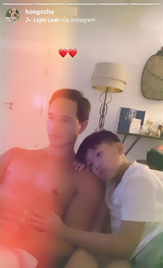 Nhìn hình ảnh Subeo đang ôm Kim Lý như thế này cũng đủ hiểu cậu bé dành tình cảm như thế nào cho anh.