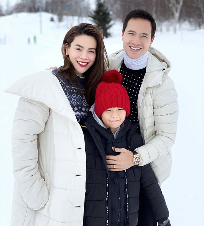 Từng hành động, cử chỉ của Kim Lý dành cho Subeo đều rất ấm áp, như cha dành cho con.