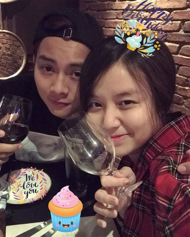 Chính vì thế, Hoài Lâm tỏ ra rất biết ơn và trân trọng tình cảm, sự hy sinh của vợ cho mình.