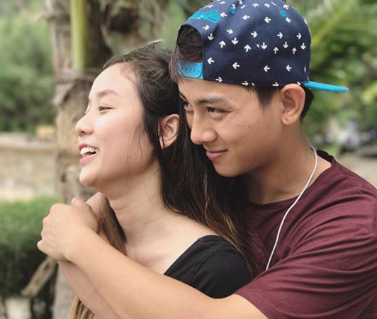 Để chứng minh cho mọi người thấy tình yêu của mình dành cho Bảo Ngọc là chân thật, vợ chồng Hoài Lâm thường xuyên đăng ảnh tình tứ trên trang cá nhân.