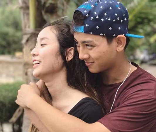 Để chứng minh cho mọi người thấy tình yêu của mình dành cho Bảo Ngọc là chân thật, vợ chồng Hoài Lâm thường xuyên đăng ảnh tình tứ trên trang cá nhân.