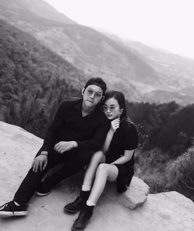 Đầu năm 2020, tin đồn hôn nhân của Hoài Lâm và Bảo Ngọc rạn nứt xuất hiện khi Bảo Ngọc chỉ đăng ảnh 3 mẹ con mà không thấy Hoài Lâm đâu.