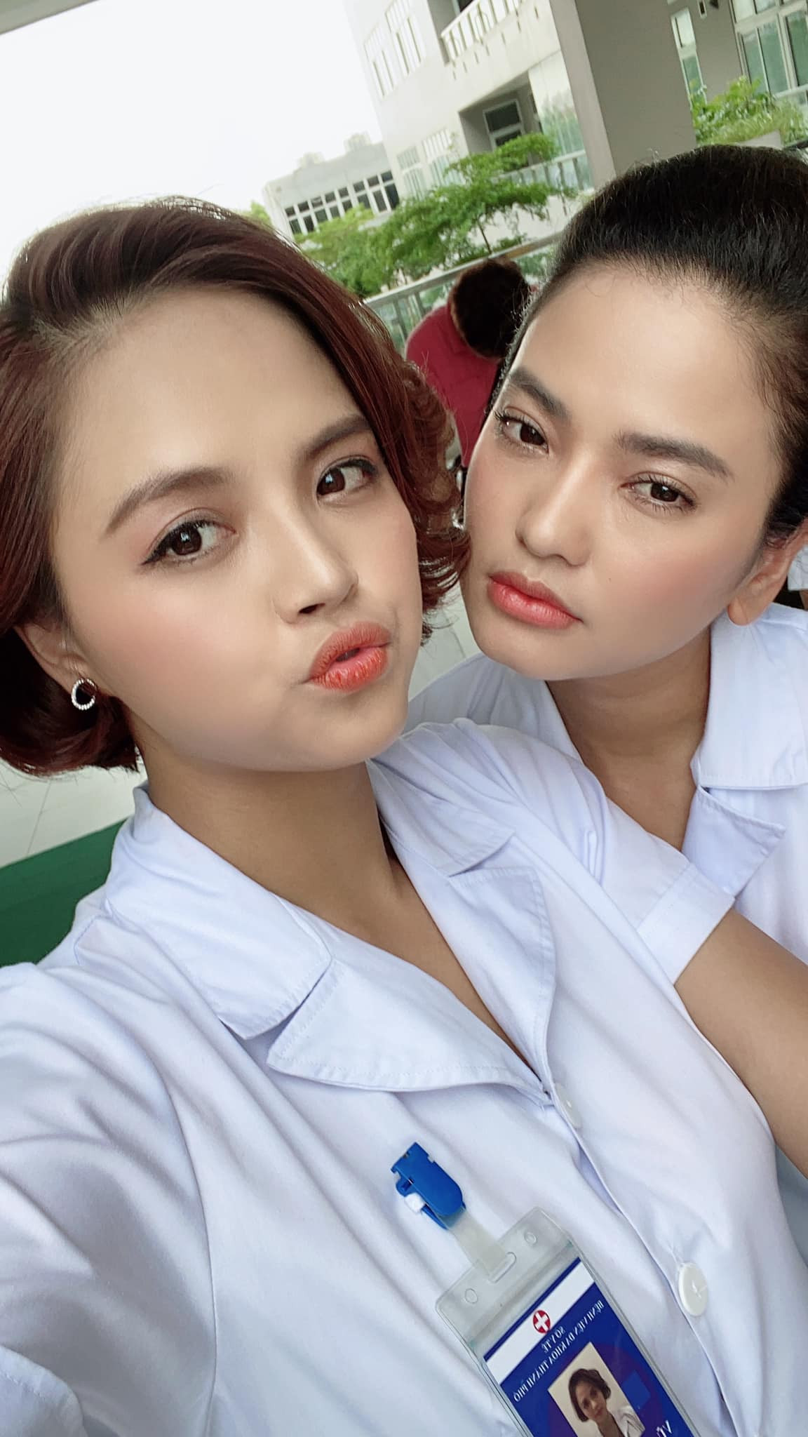 Cùng các diễn viên quen thuộc với khán giả như Trương Minh Quốc Thái, Thúy Hằng, Mạnh Quân, nghệ sĩ Trọng Trinh, NSND Lan Hương..., Thu Quỳnh được kỳ vọng sẽ giúp "Lửa ấm" của đạo diễn Đào Duy Phúc gây bão.