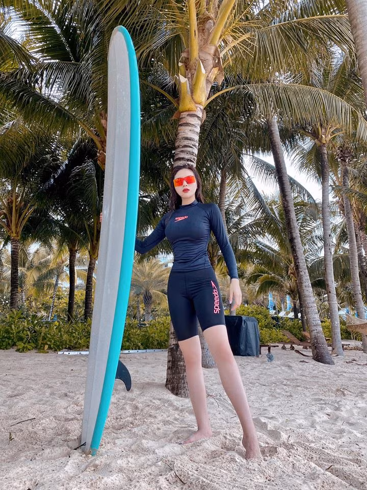 Nàng hoa hậu thường check in ở các địa điểm du lịch nổi tiếng.