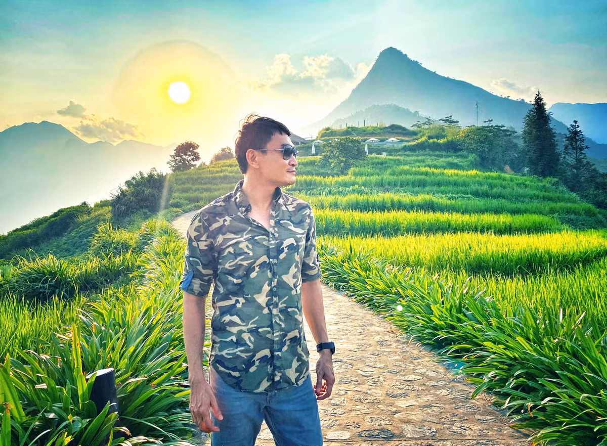 Dù ở bên ba mẹ để tiện chăm sóc nhưng anh và bà xã vẫn thường di chuyển qua lại để thăm nom hai bên gia đình.