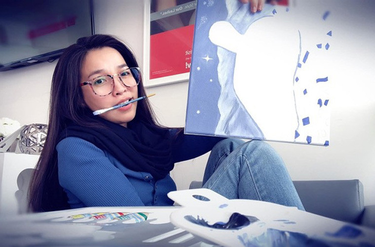 Trong thời gian sang Mỹ tìm trường cho con, Hiền Thục dành thời gian để vẽ, đi du lịch.