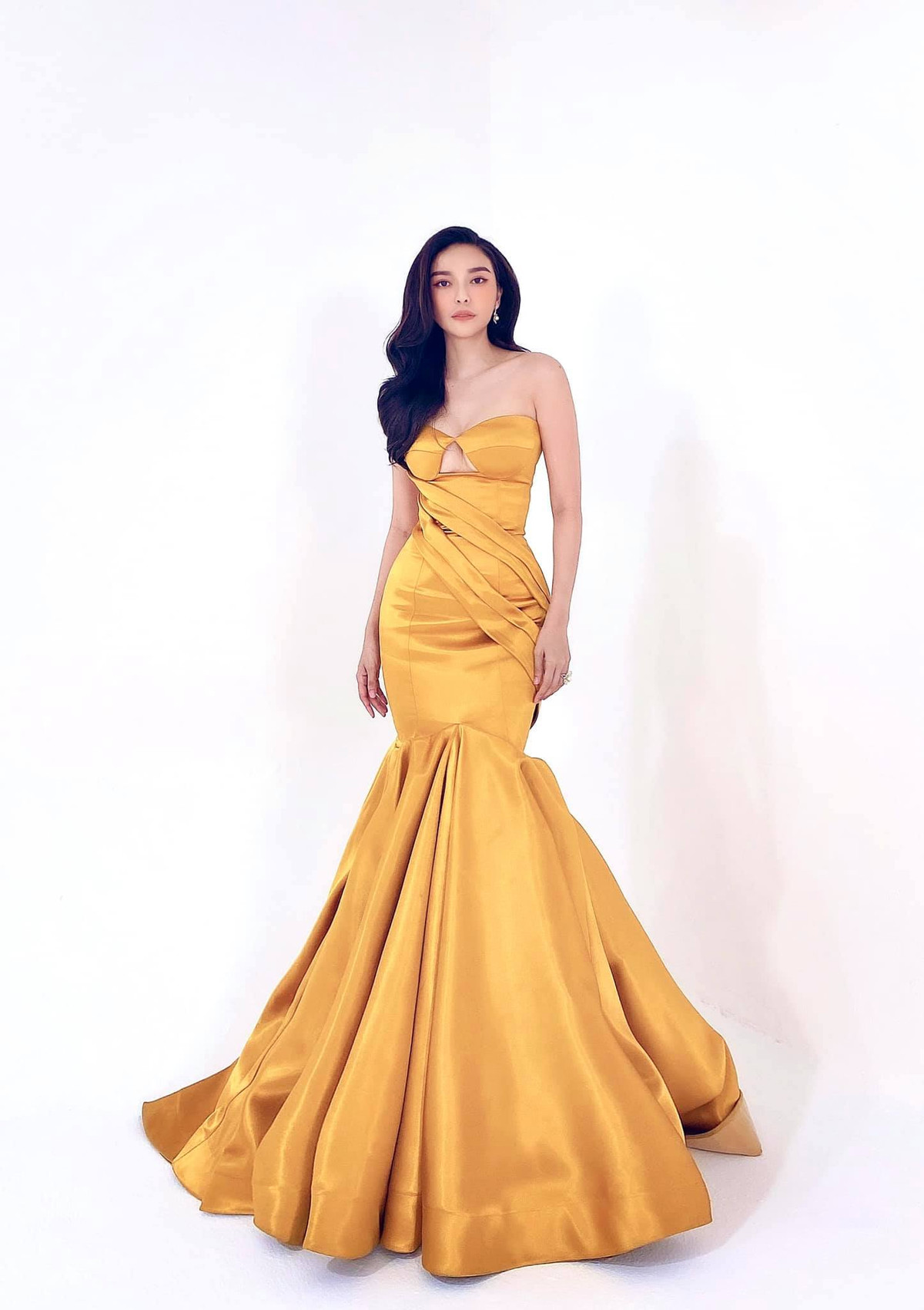 Không chỉ có khả năng diễn xuất, diễn viên Cao Thái Hà gây thu hút bởi ngoại hình xinh đẹp như hoa hậu.