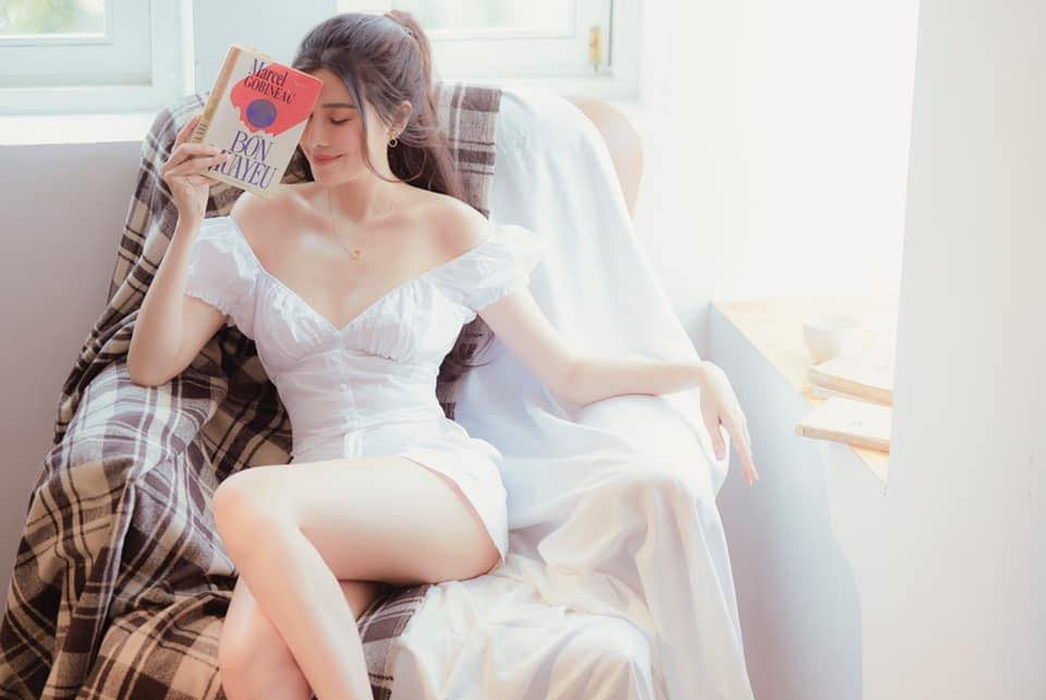 Dù bận rộn nhưng mỹ nhân họ Cao luôn dành thời gian dưỡng da mỗi ngày.