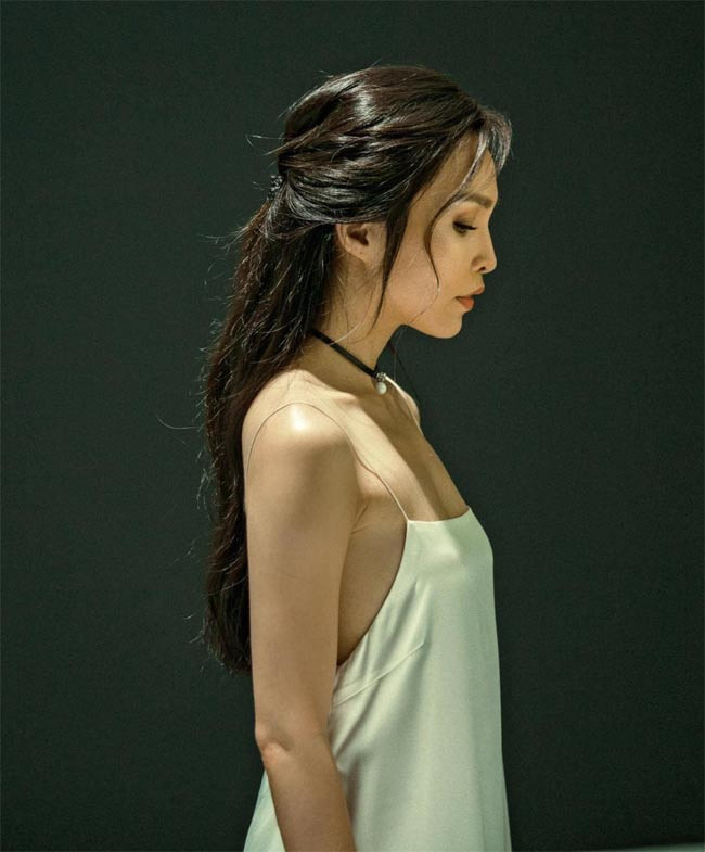 Không cần vòng 1 khủng, vòng 3 nóng bỏng, Hiền Thục vẫn quyến rũ tới khó cưỡng.