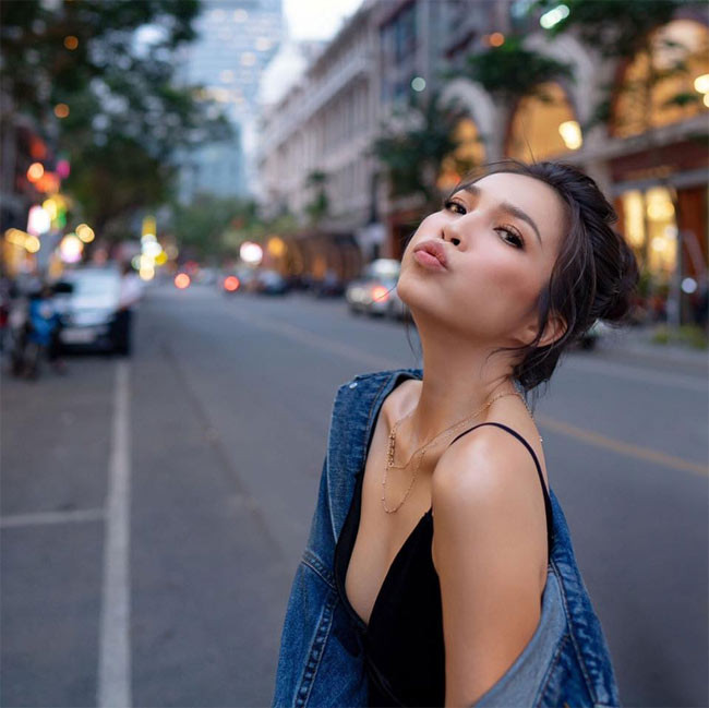 Vẻ đẹp của Hiền Thục không toát lên từ số đo ba vòng mà nó ẩn chứa từ thần thái của cô.