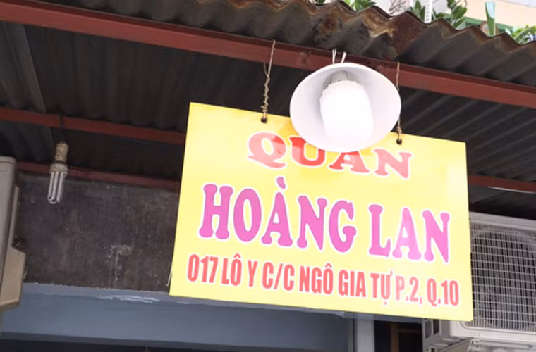 Tuy nhiên do dịch COVID-19 nên quán ăn vắng khách, trong khi bà vẫn phải trả tiền thuê nhà 7,5 triệu/tháng và có nguy cơ phải trả nhà vào ngày 17/10 tới vì đang thiếu 3 tháng tiền nhà.
