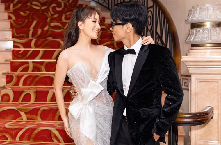 Theo chia sẻ của bà mẹ hai con, nhờ chế độ ăn khoa học và tập nhảy hàng ngày nên cô có một thân hình đẹp như vậy.