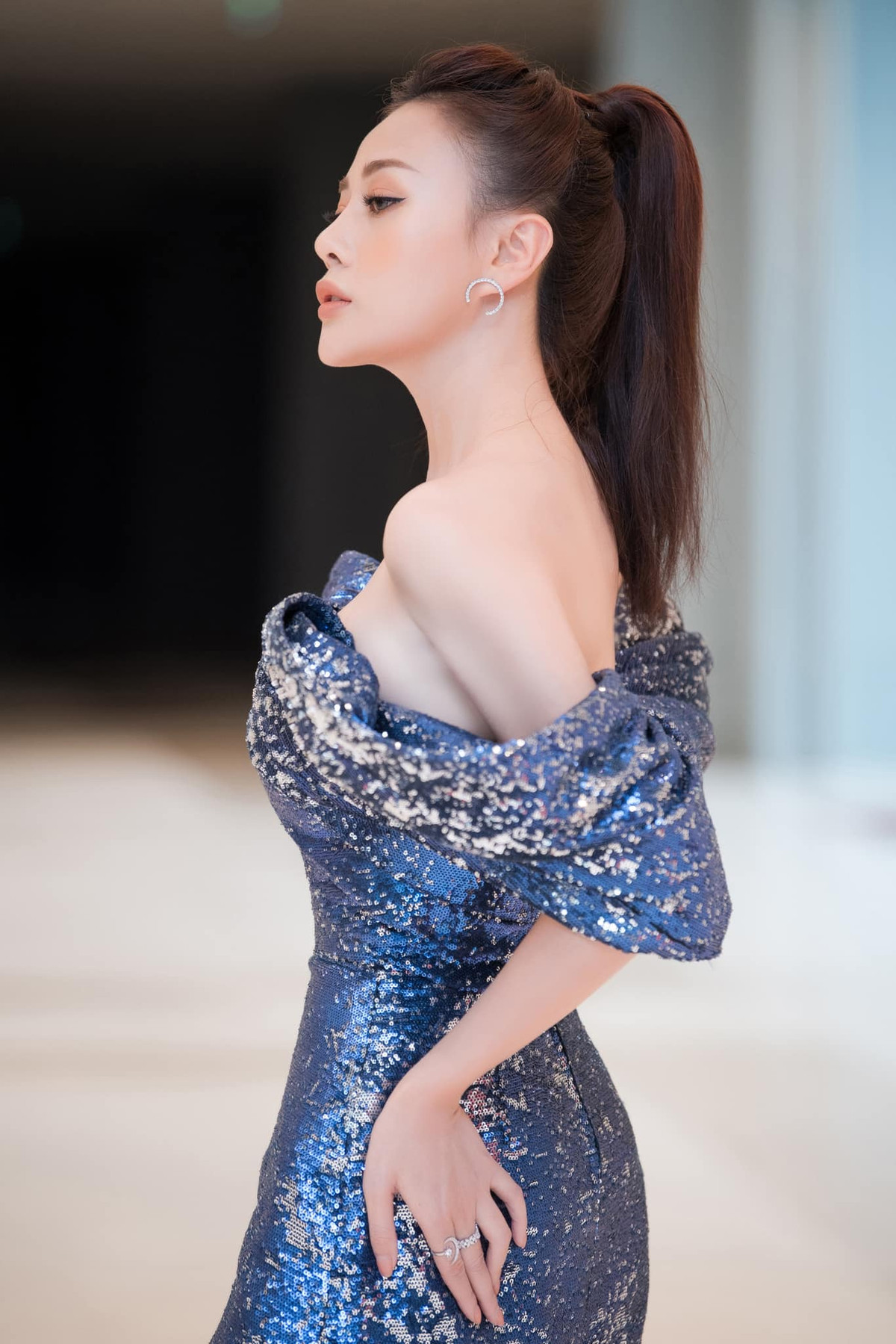 Tháng 7 vừa qua, Phương Oanh tuyên bố tạm dừng đóng phim để dành thời gian cho bản thân và công việc kinh doanh.