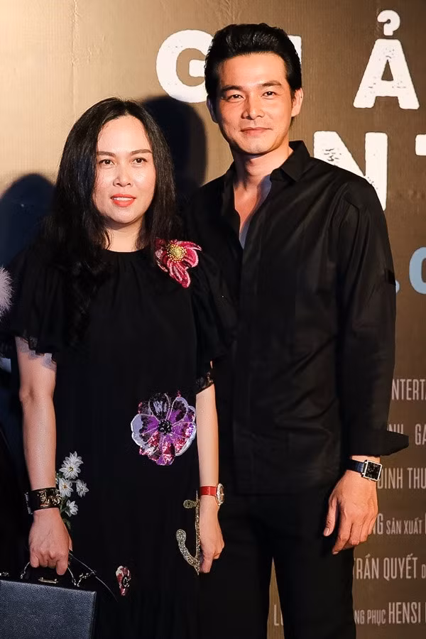 Hơn Quách Ngọc Ngoan 9 tuổi, nhưng càng ngày khoảng cách giữa Phượng Chanel và người yêu càng rút ngắn.