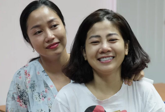 Tháng 8/2018, khi Mai Phương phát hiện bị ung thư phổi, Ốc Thanh Vân là người đầu tiên xuất hiện bên cạnh bạn, lo lắng, chăm sóc cho bạn những ngày nằm viện. Không những thế nữ diễn viên kiêm MC còn kêu gọi quyên góp một số tiền từ bạn bè và người hâm mộ giúp Mai Phương yên tâm chữa bệnh.