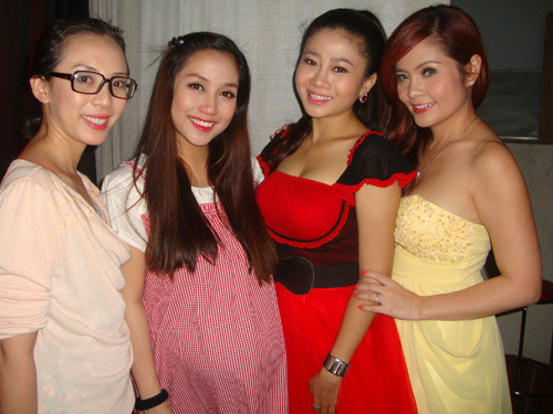 Tình bạn của Mai Phương và Ốc Thanh Vân nổi tiếng trong giới showbiz vì hai người không chỉ thân thiết mà còn đối xử với nhau như tình thân ruột thịt.