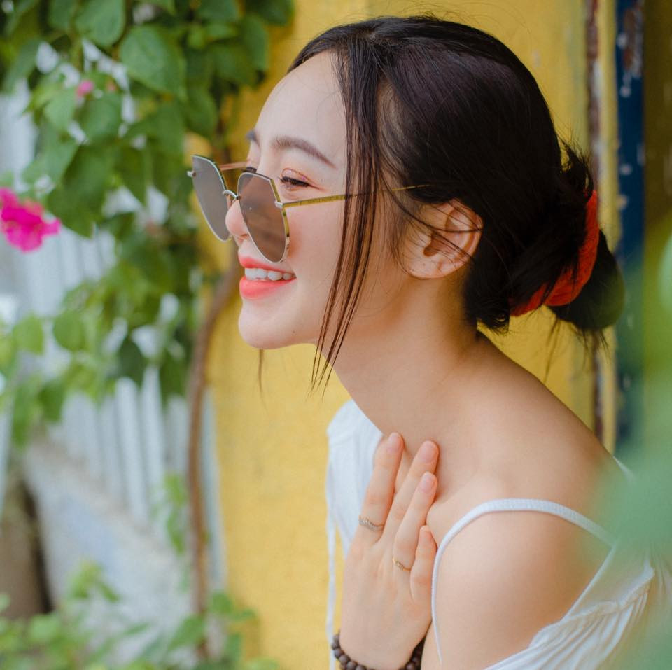 Diễn viên Quỳnh Kool cho thấy cô đang trưởng thành qua từng vai diễn nhờ lối diễn xuất tự nhiên. Những thành công bước đầu đó giúp cô dần xóa định kiến của mọi người rằng hot girl đóng phim chỉ như "bình hoa di động".