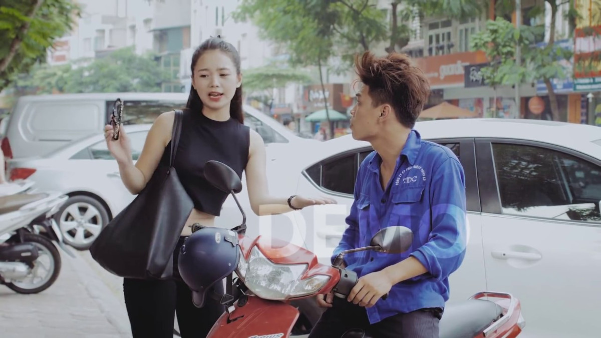 Được đào tạo chuyên nghiệp, bài bản 4 năm ở trường Sân khấu Điện ảnh, thế nhưng cái mác "hot girl Kem Xôi" từng khiến Quỳnh Kool bị stress nặng. Nữ diễn viên từng tâm sự trên VTV, cũng chỉ vì danh xưng hot girl mà ngay cả các đạo diễn cũng có vẻ dè chừng khi mời cô tham gia vào các dự án.