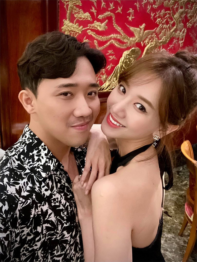 Còn với Trấn Thành, cô vợ lai Hàn-Việt là người có nguồn năng lượng tích cực giúp anh luôn cảm thấy vui vẻ, yêu đời hơn. Chính vì thế Trấn Thành luôn muốn có vợ đi cùng mọi lúc mọi nơi, nếu không có vợ anh luôn cảm thấy thiếu vắng.