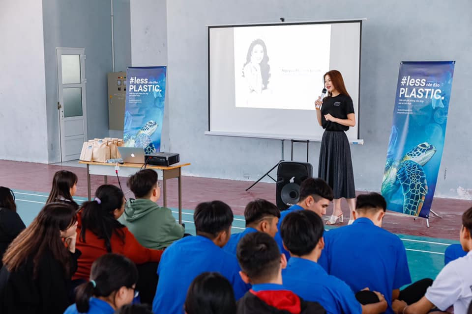 Hoa hậu Trái đất 2018 đã thực hiện rất nhiều những hoạt động ý nghĩa vì môi trường.