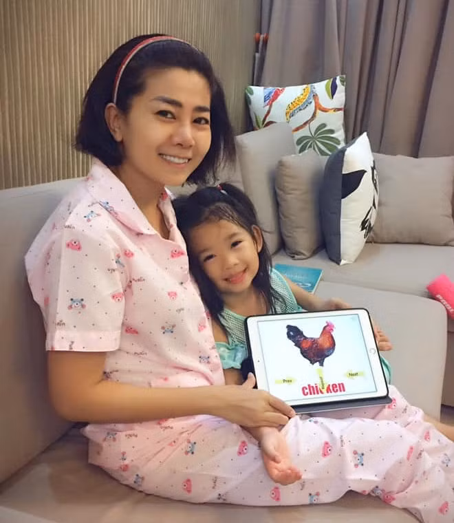 Chiến đấu với bệnh tật, Mai Phương rất kiên cường, cô luôn tỏ ra lạc quan, vui vẻ khi bạn bè tới thăm. Chỉ những lúc nghĩ tới con gái là lòng cô thắt lại bởi Lavie còn quá nhỏ.