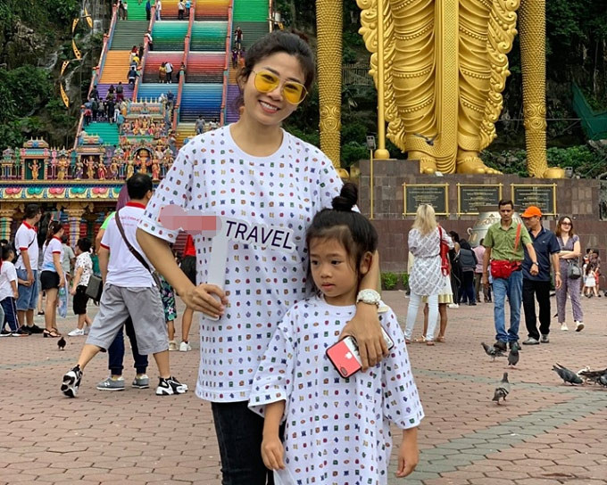 Biết căn bệnh của mình khó qua khỏi, Mai Phương đã tranh thủ mọi thời gian có thể sau những đợt điều trị, sức khỏe ổn hơn, cô đưa con gái Lavie đi du lịch rất nhiều nơi trong và ngoài nước như Hội An, Nhật, Singapore… với mong muốn con được trải nghiệm và khám phá nhiều điều mới lạ.